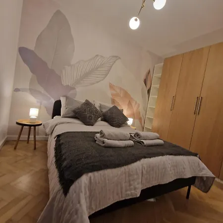 Zytnia 50 Wola Subway *