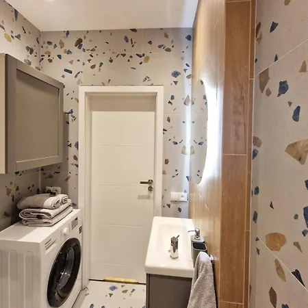 Zytnia 50 Wola Subway * Warschau