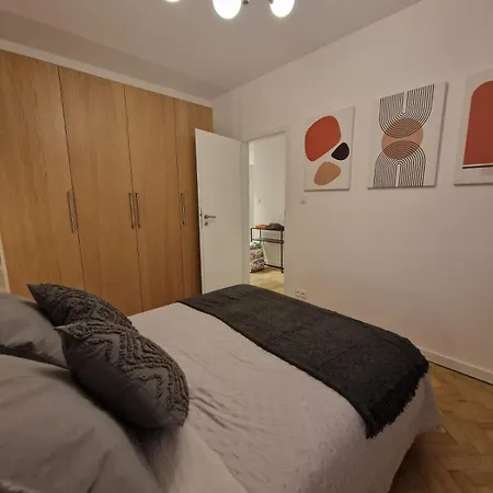 Zytnia 50 Wola Subway *