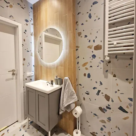 Zytnia 50 Wola Subway