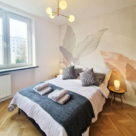 Zytnia 50 Wola Subway *