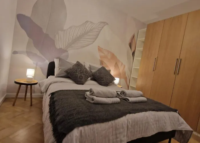 Zytnia 50 Wola Subway *