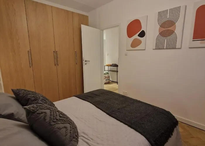 Zytnia 50 Wola Subway *